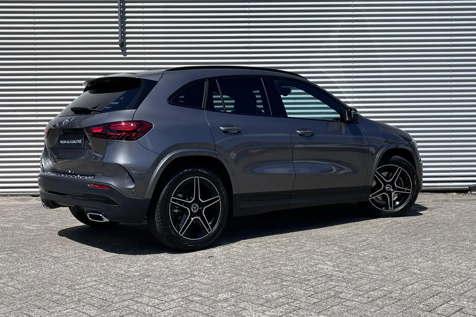 Mercedes-Benz GLA 180 GLA Automaat Business Solution AMG | Premium Plus Gris - 2
