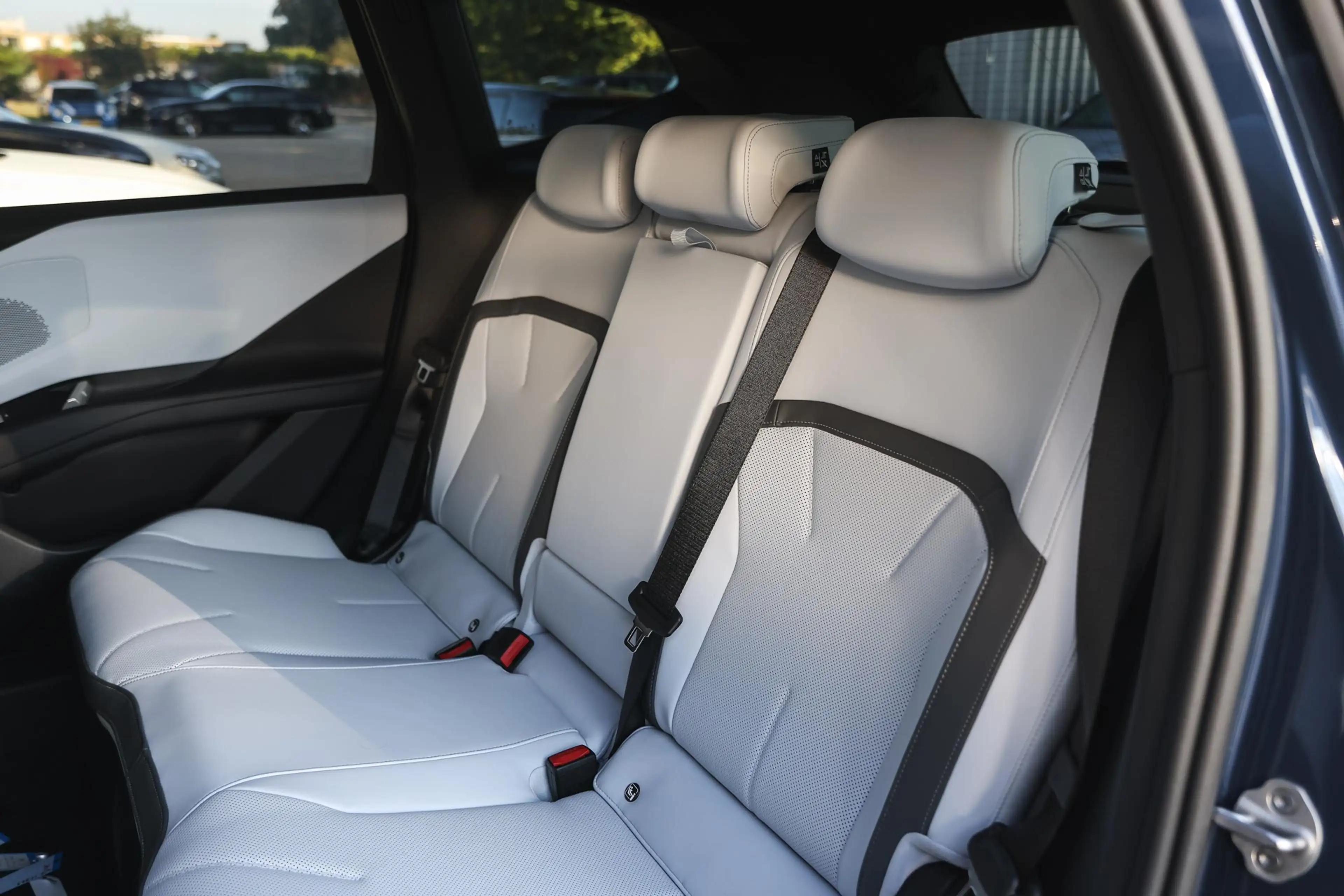 BMW iX3 50 xDrive M Sport / Panoramadak / Trekhaak / Parki — photo 13