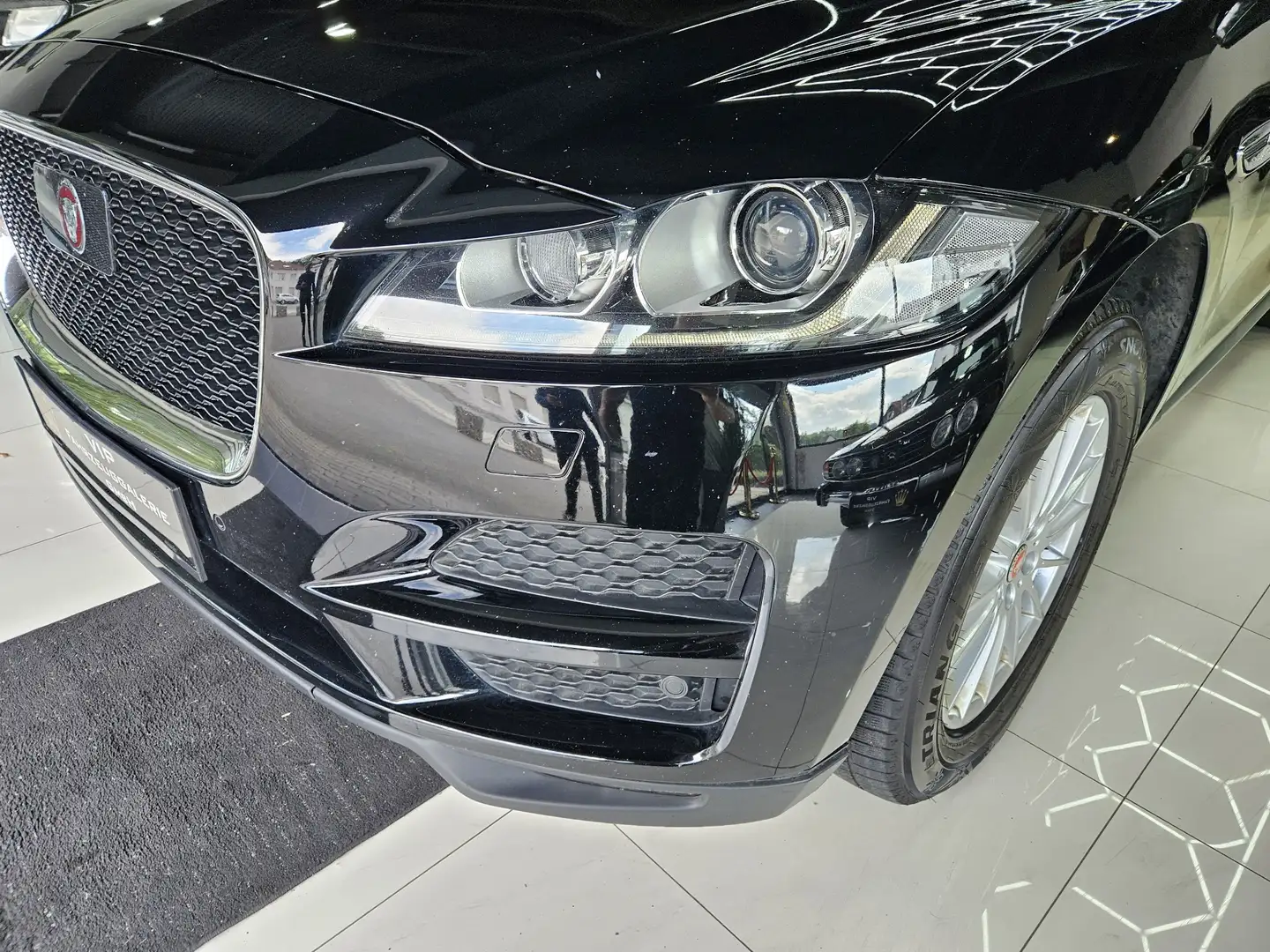 Jaguar F-Pace Pure,Pano,Klima,Navi,LED,TUV Negro - 2