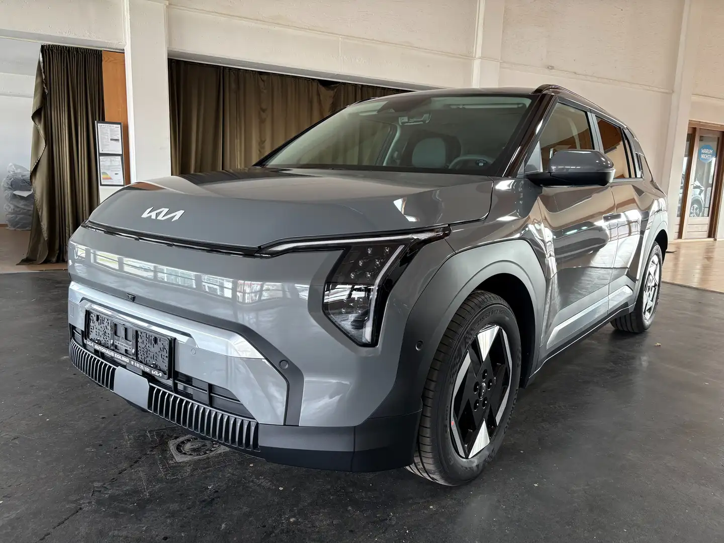 Kia EV3 150 kW Earth 81,4 kWh Batterie Grau - 1