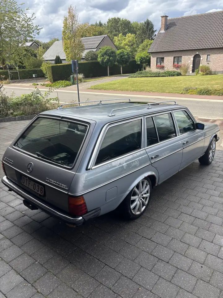Mercedes-Benz E 300 W123 300d, foto 3