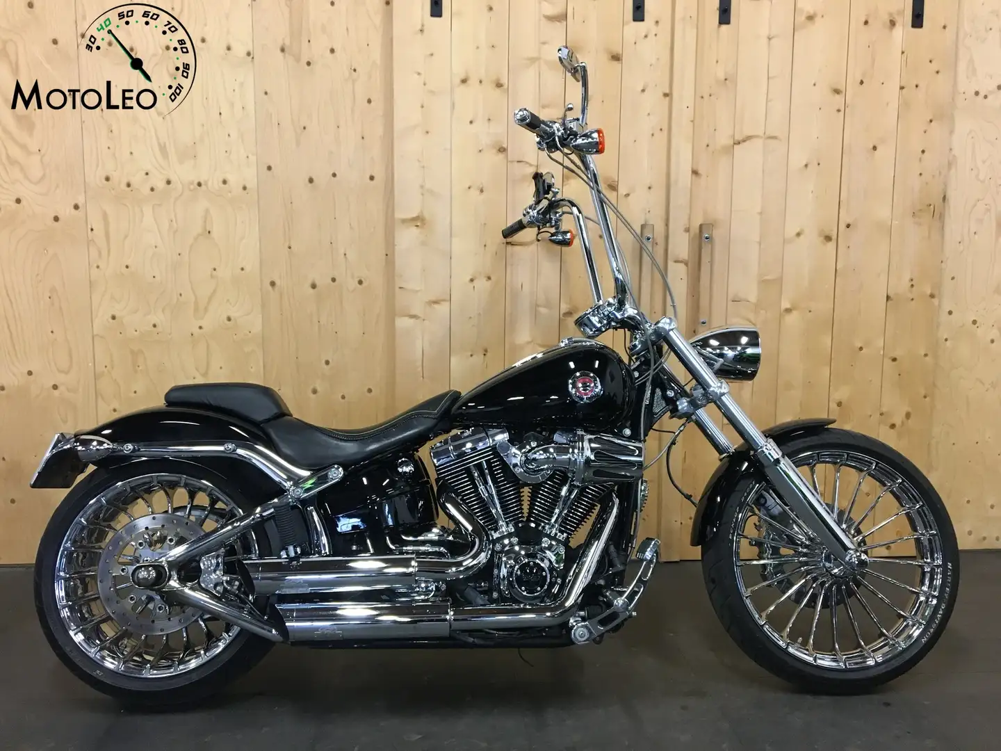Harley-Davidson Breakout Noir - 1