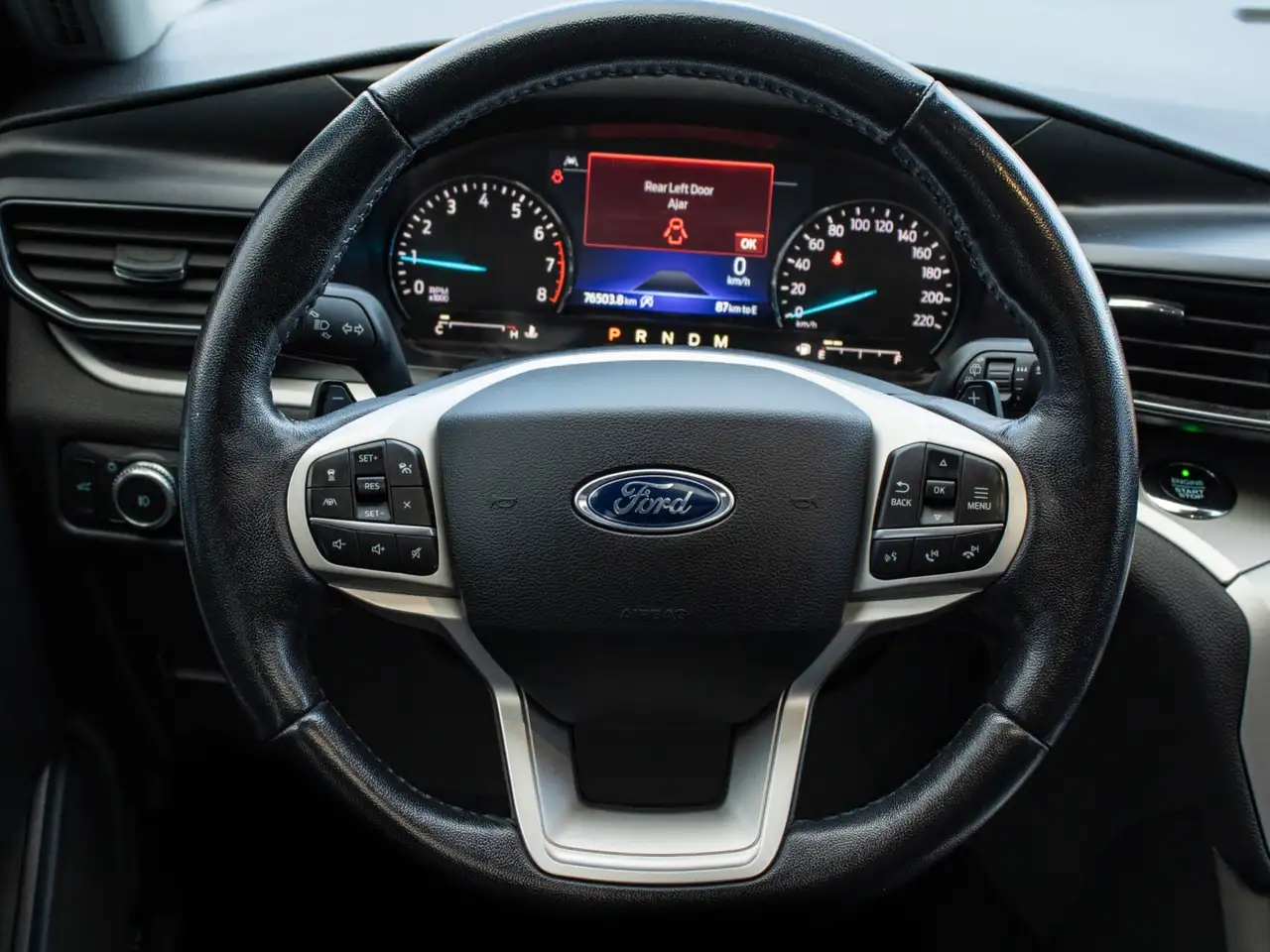 Ford Explorer снимка Ford Explorer