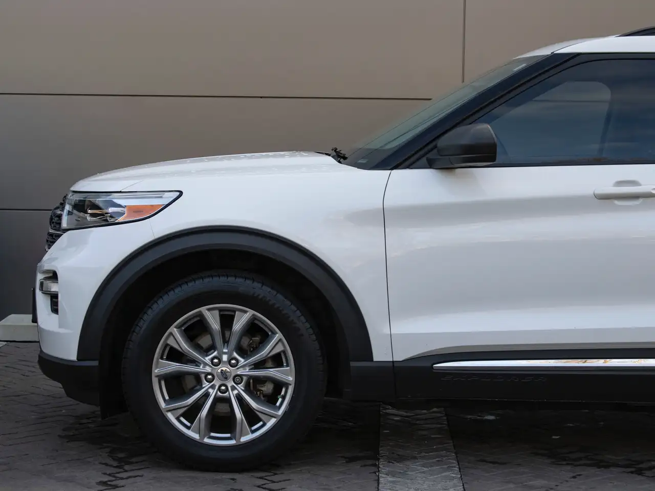 Ford Explorer снимка Ford Explorer