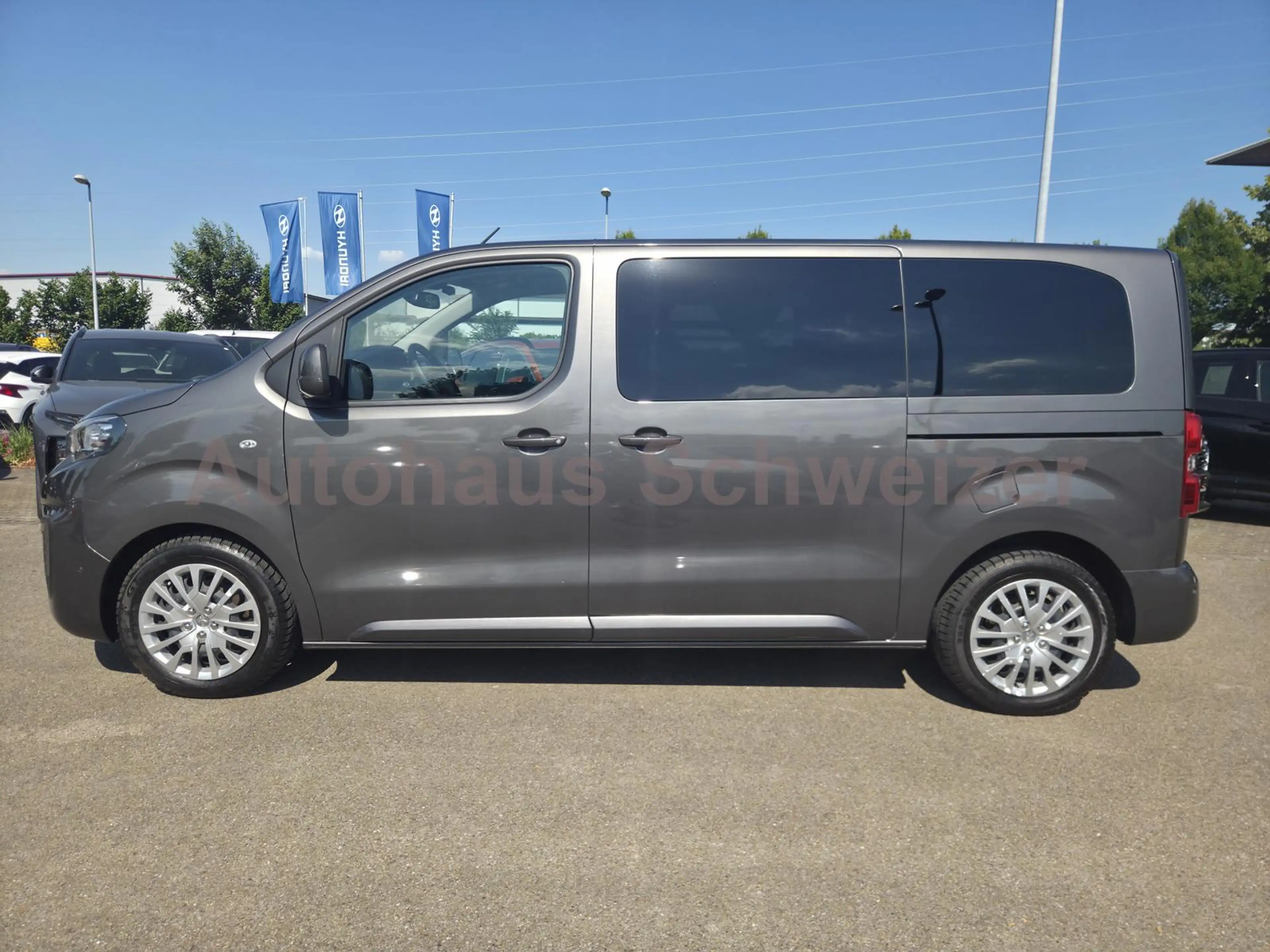 Peugeot Traveller Active L2 — photo 3