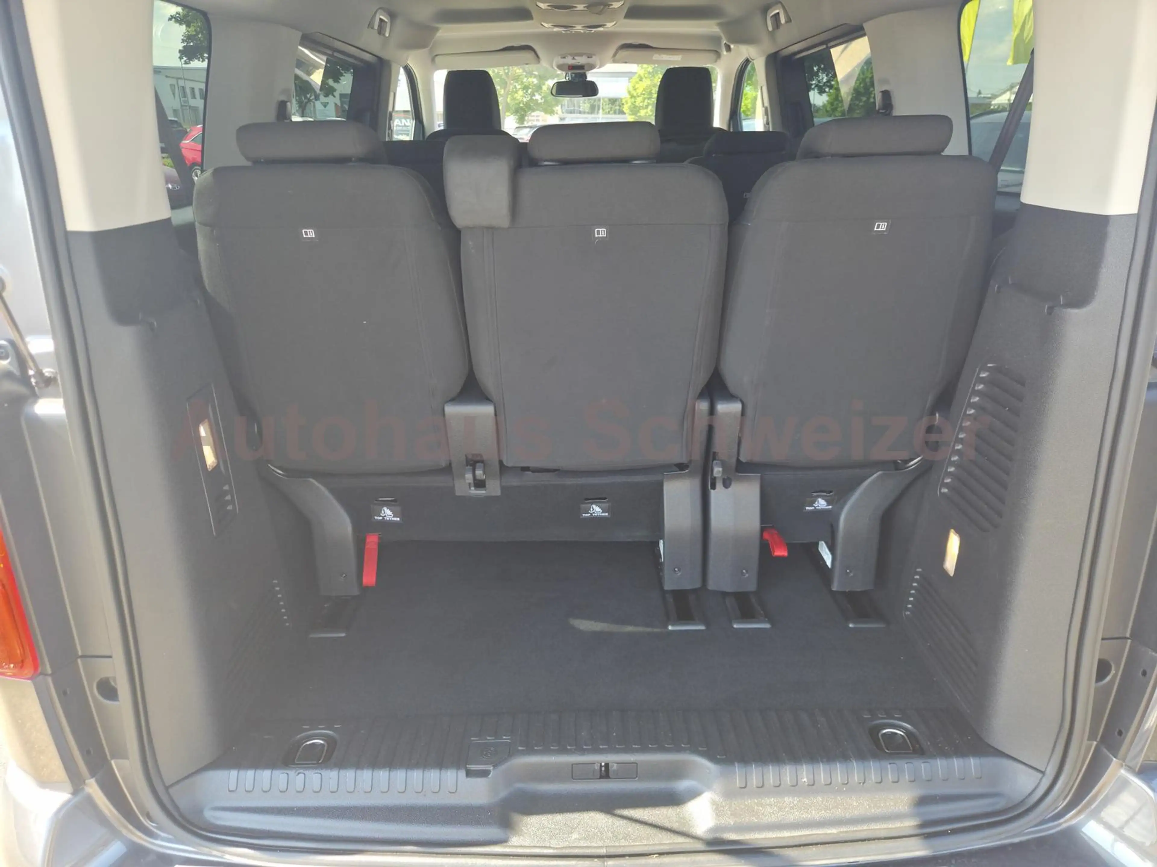 Peugeot Traveller Active L2 — photo 8