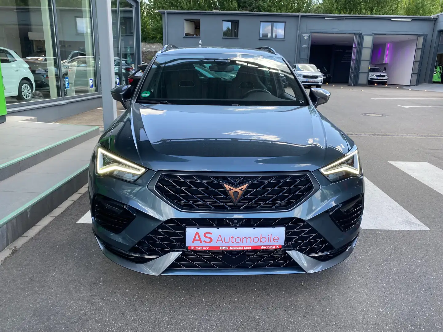 CUPRA Ateca 4Drive mit Anhängerkupplung Gris - 2
