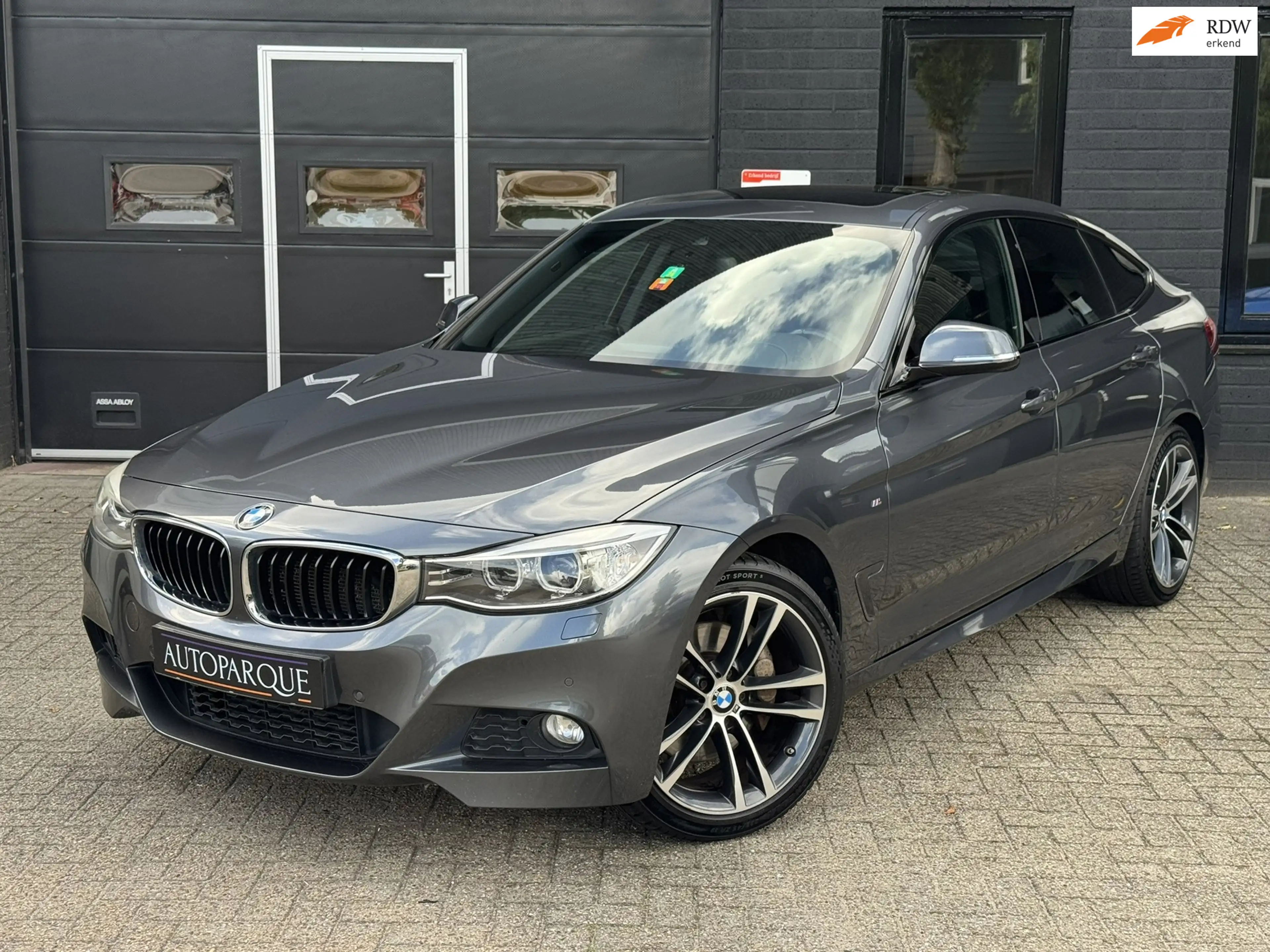 BMW 335 3-serie Gran Turismo 335i xDrive High Executive -
