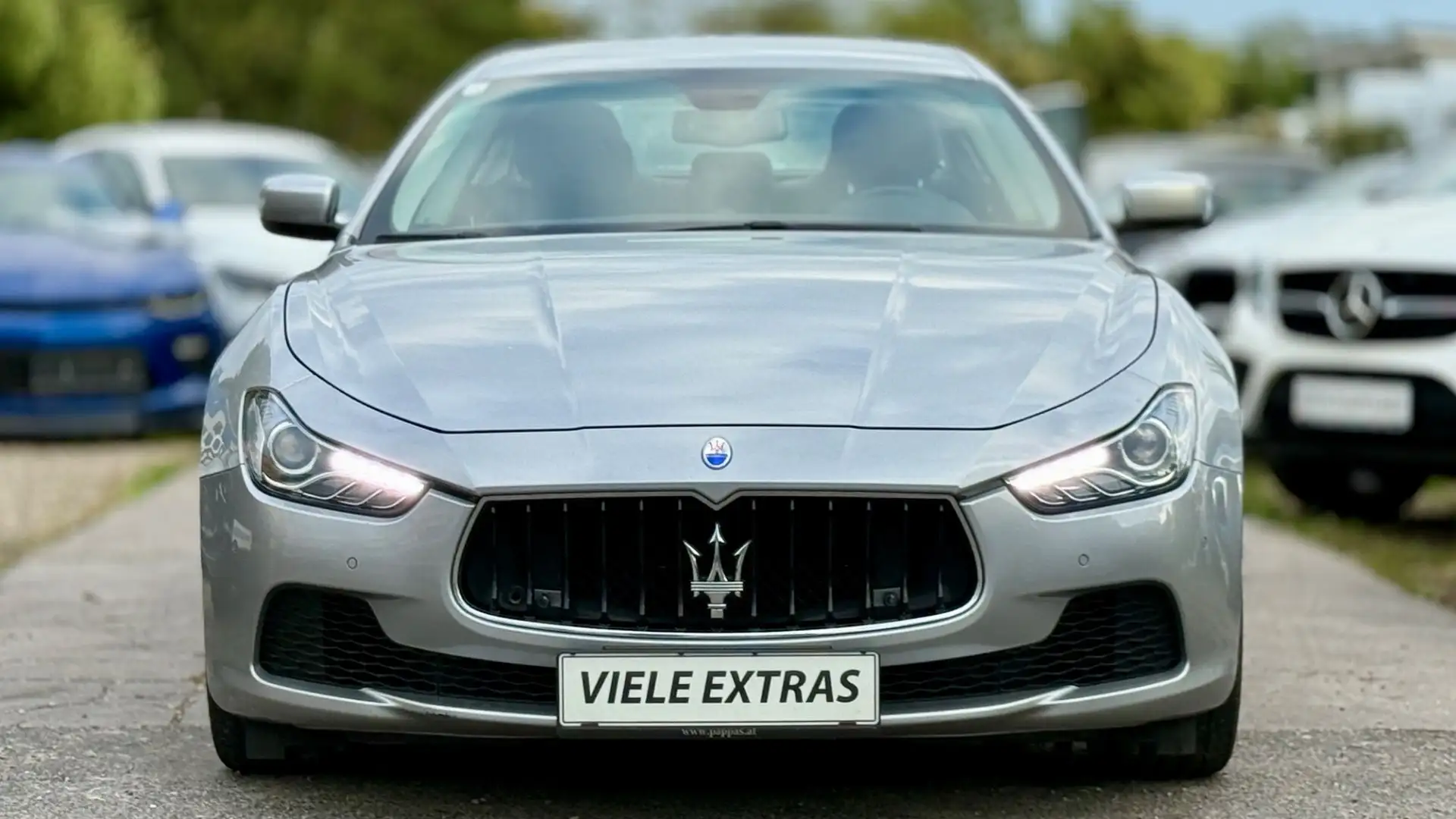 Maserati Ghibli 3,0 Diesel *Viele-Extras +Finanzierung Möglich Grau - 2
