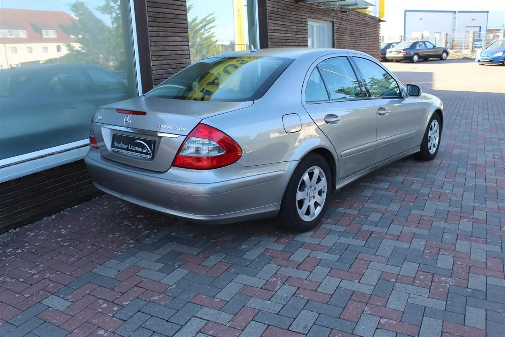 Mercedes-Benz E 200 Sitzheizung, Tempomat, Regensensor Gris - 2