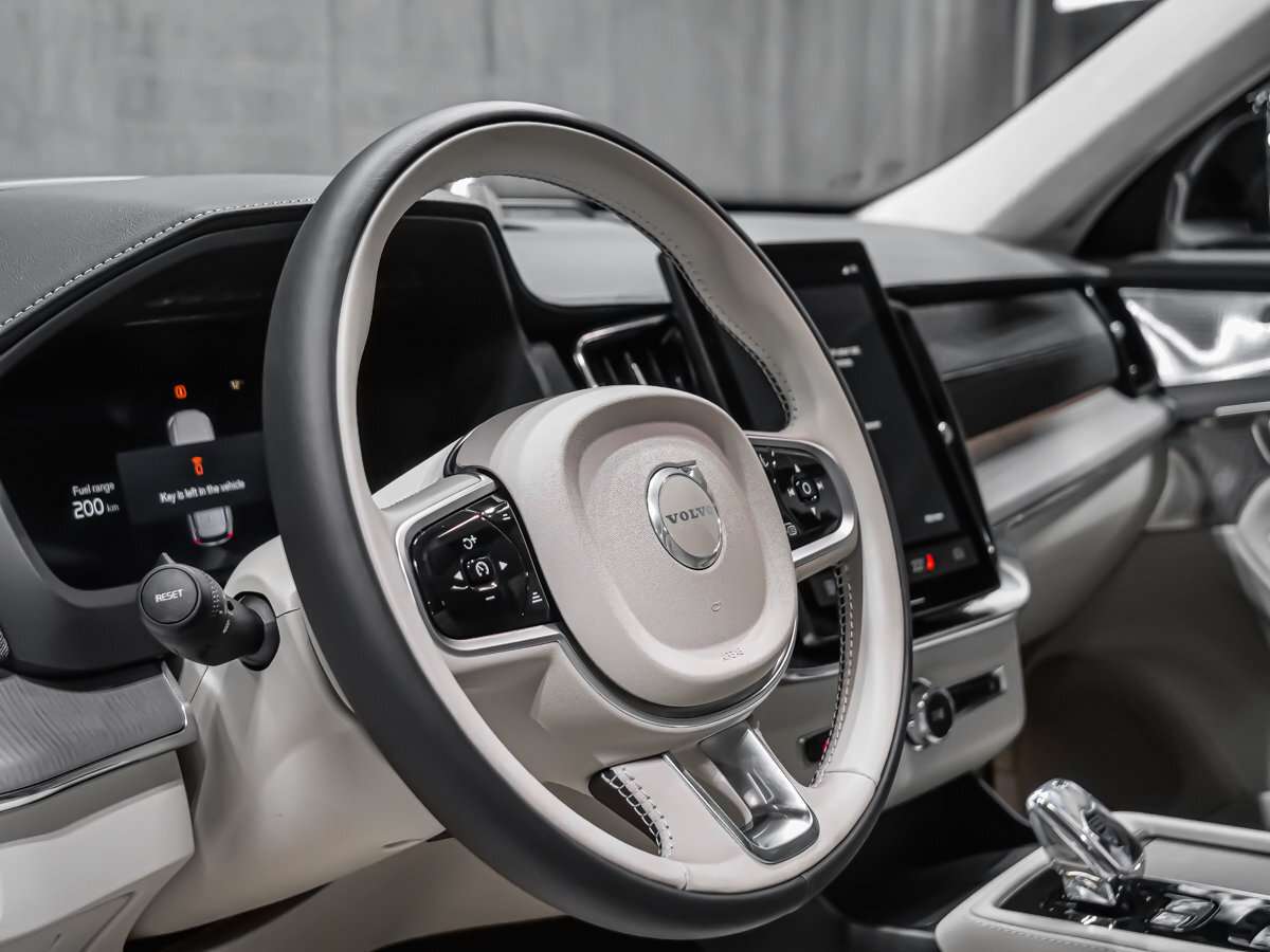 2026 Volvo XC90 Ultra 7-Seater (Dark Theme) thumb 9
