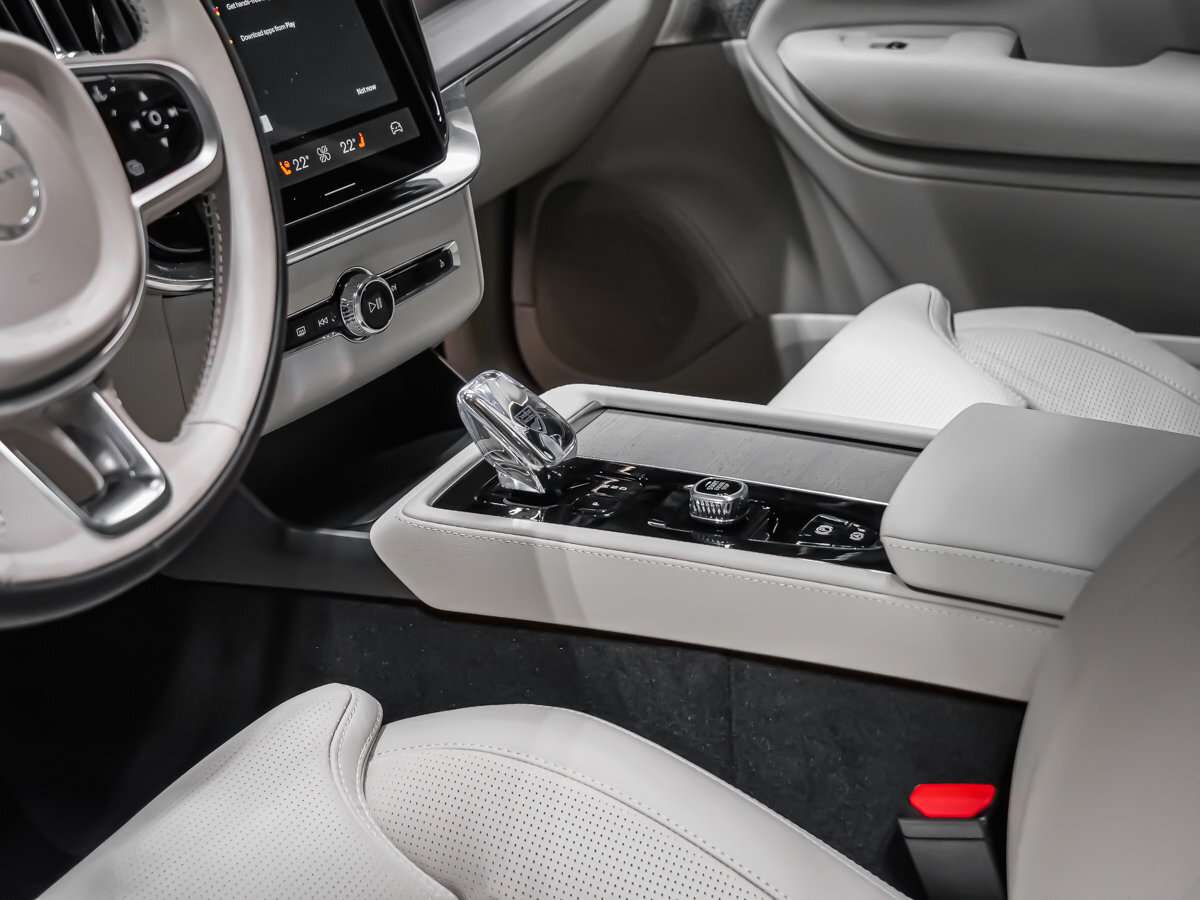 2026 Volvo XC90 Ultra 7-Seater (Dark Theme) thumb 8