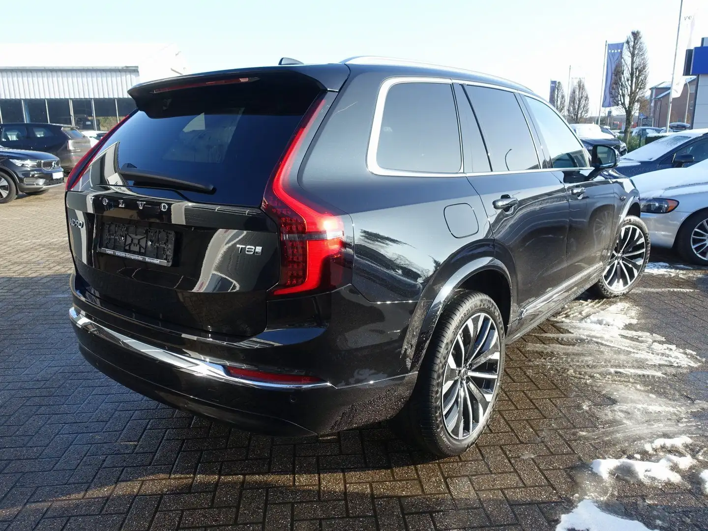 Volvo XC90 Ultra Bright T8 AWD Plug-in Hybrid B&W/LUFT Noir - 2