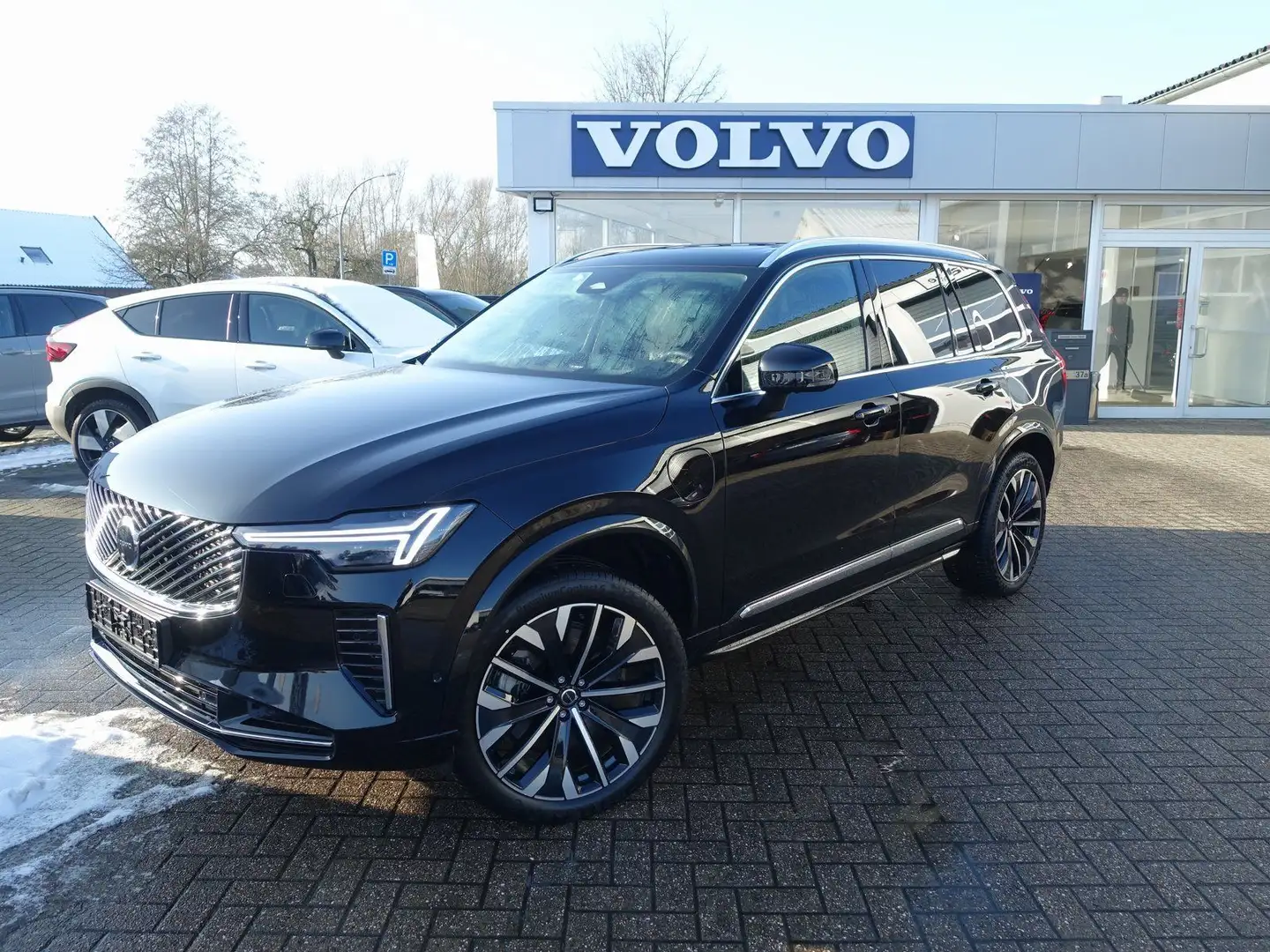 Volvo XC90 Ultra Bright T8 AWD Plug-in Hybrid B&W/LUFT Noir - 1