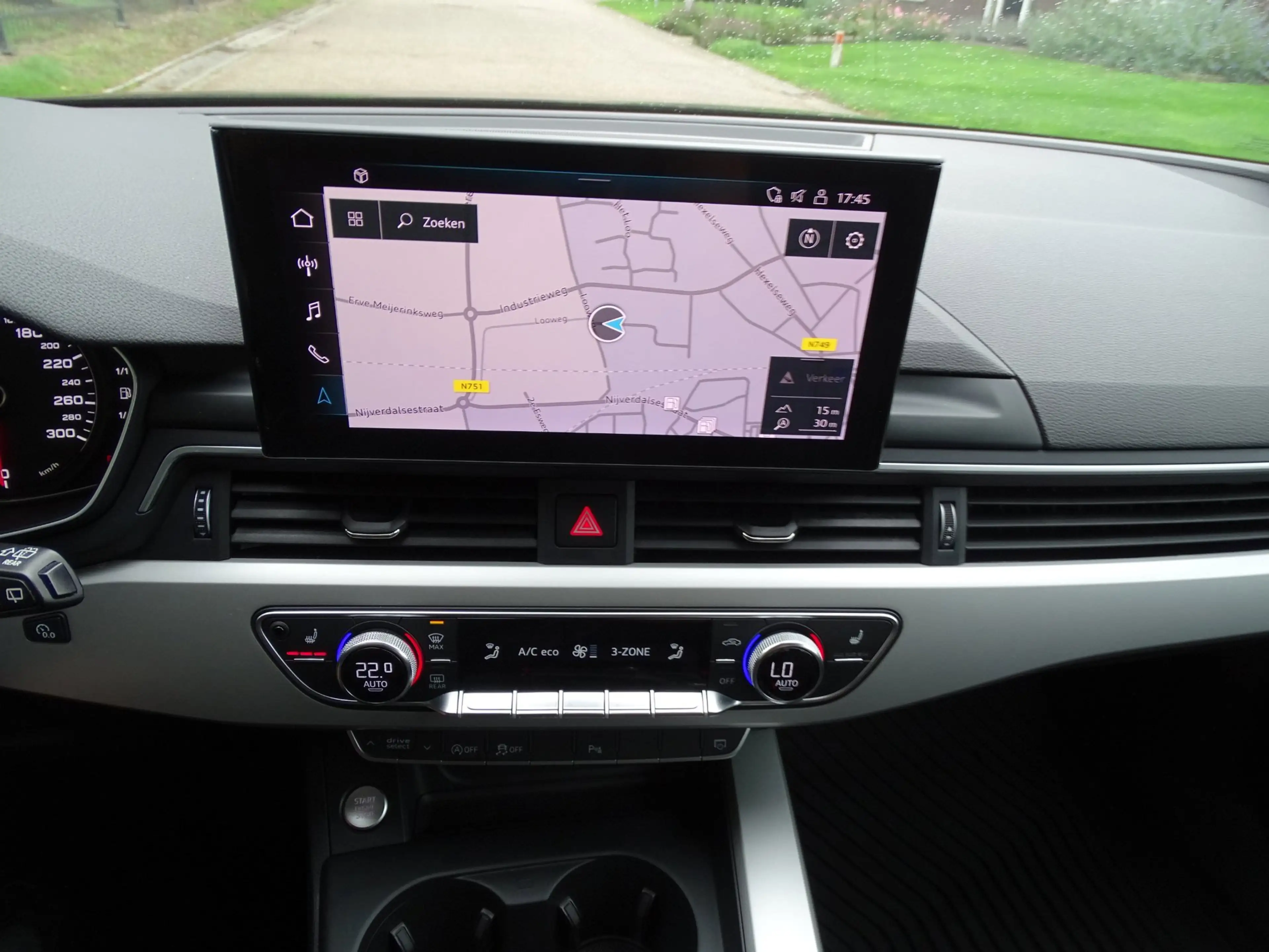 Audi A4 Avant 40 TFSI Business Edition 190pk — photo 18