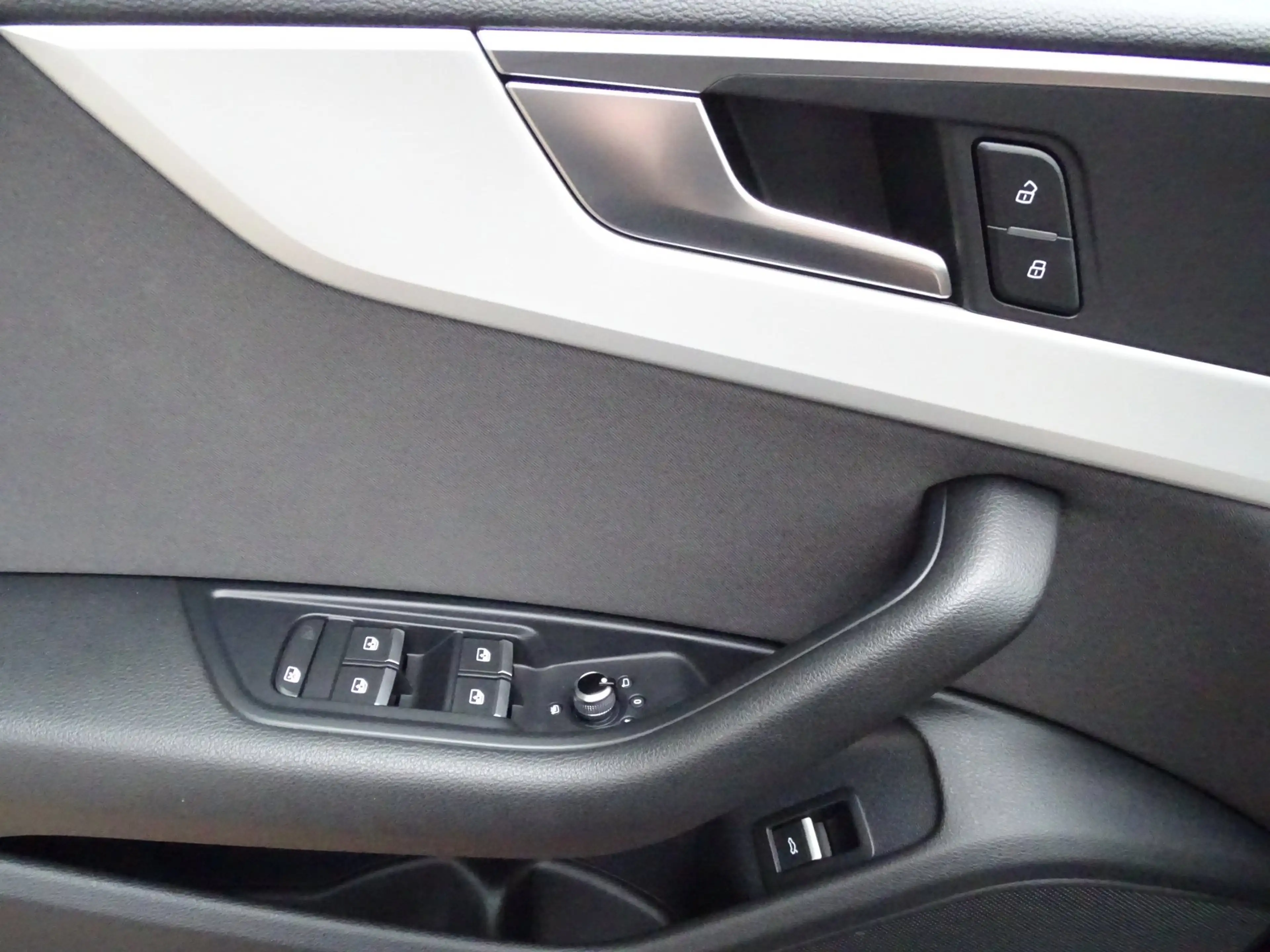 Audi A4 Avant 40 TFSI Business Edition 190pk — photo 21