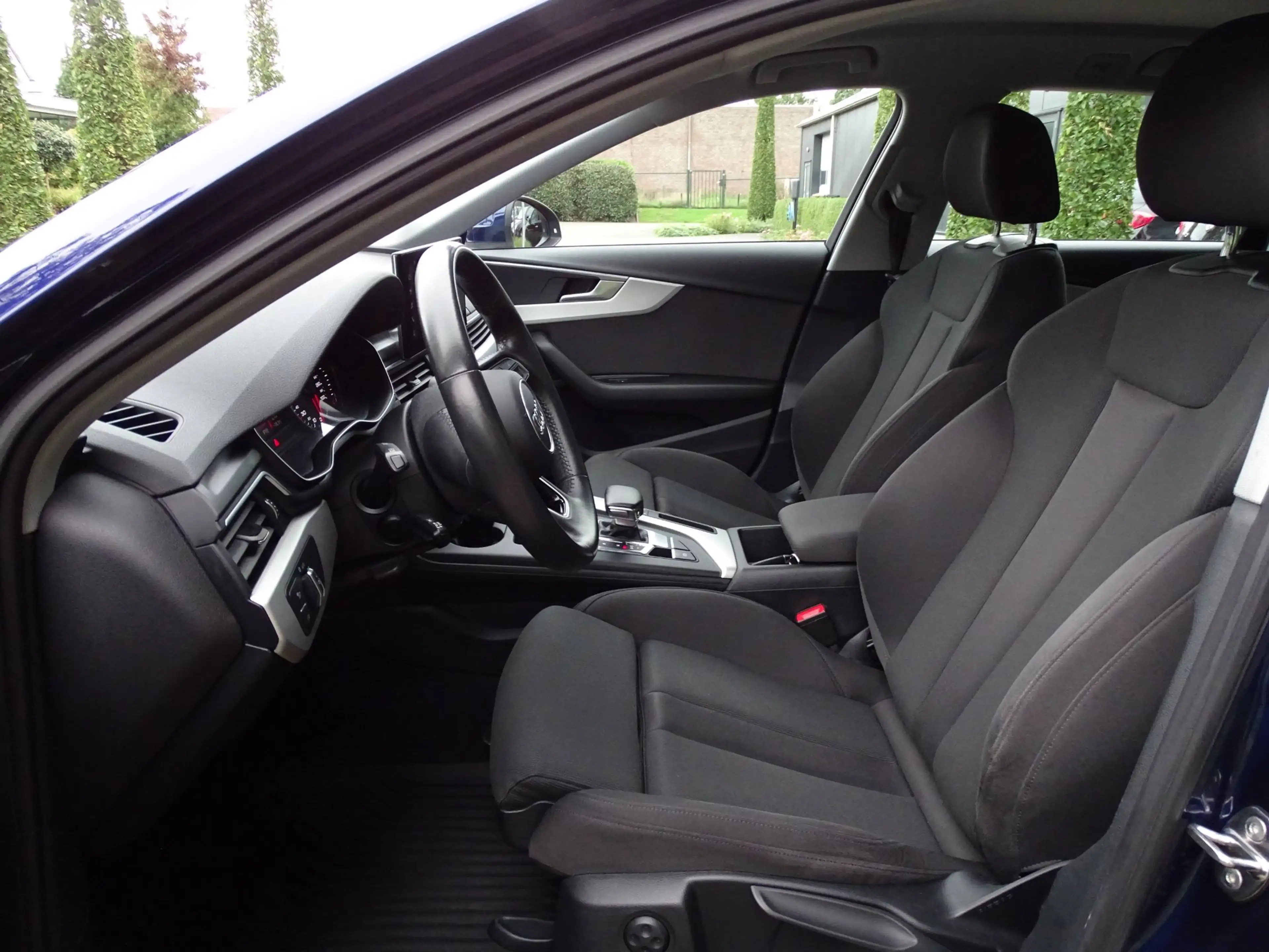 Audi A4 Avant 40 TFSI Business Edition 190pk — photo 13
