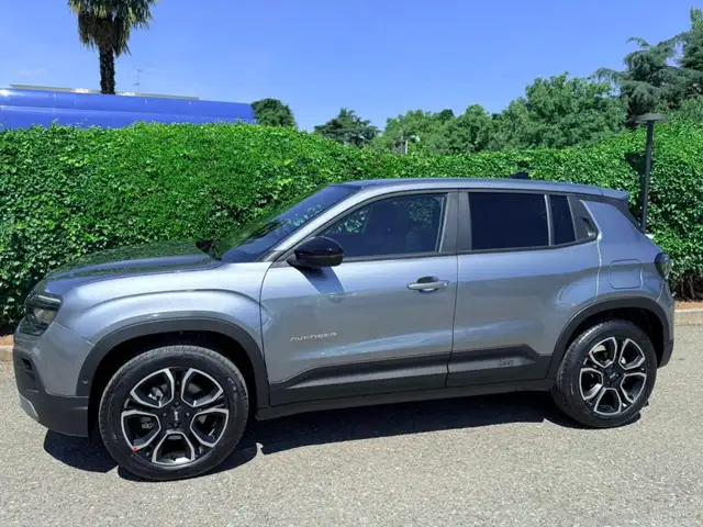 Jeep Avenger view 8