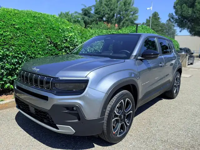 Jeep Avenger view 2