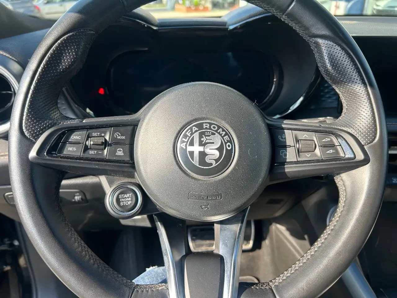Alfa Romeo Tonale 2024 — фото 15