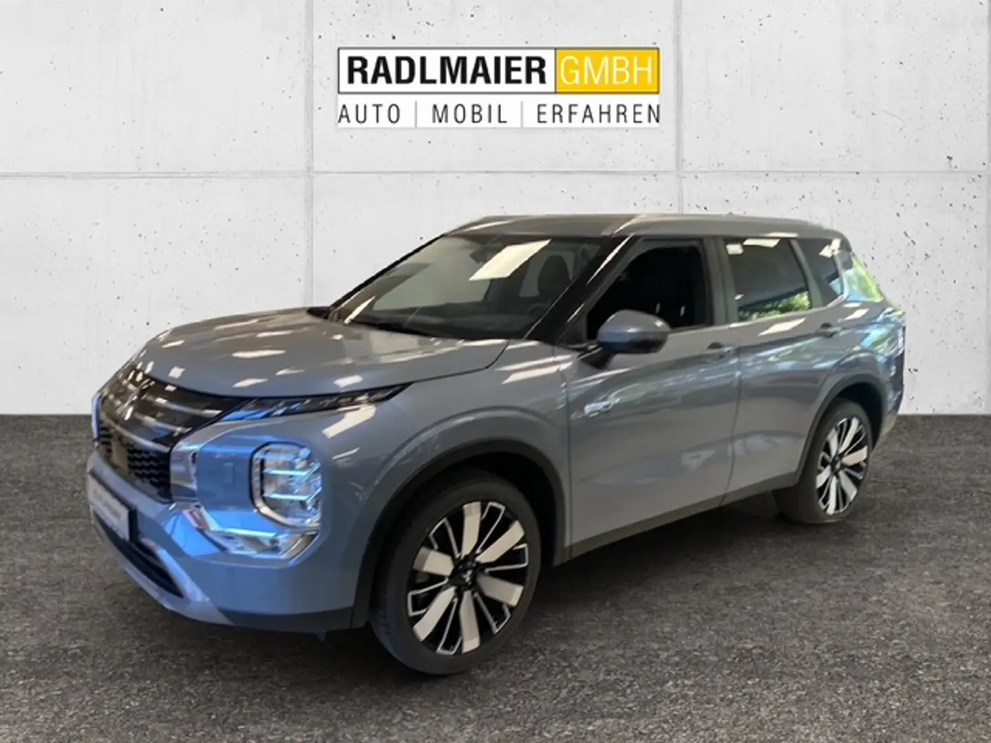 Mitsubishi Outlander Mitsubishi Plug-in Hybrid Intro Edition 2.4 Grau - 1
