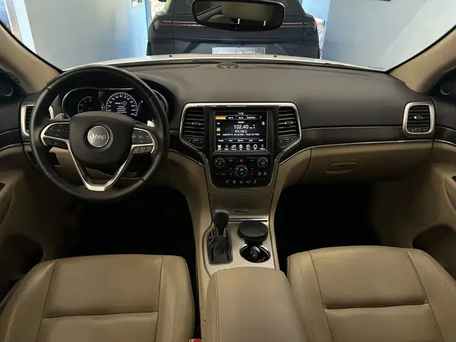 Jeep Grand Cherokee view 5