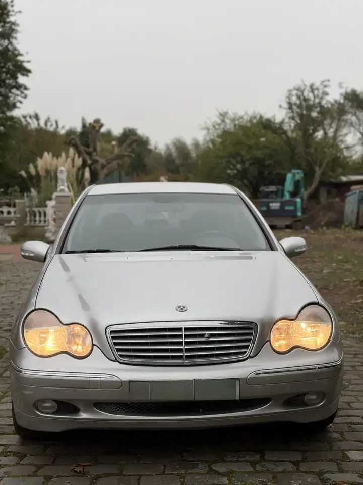 Mercedes-Benz C 180
