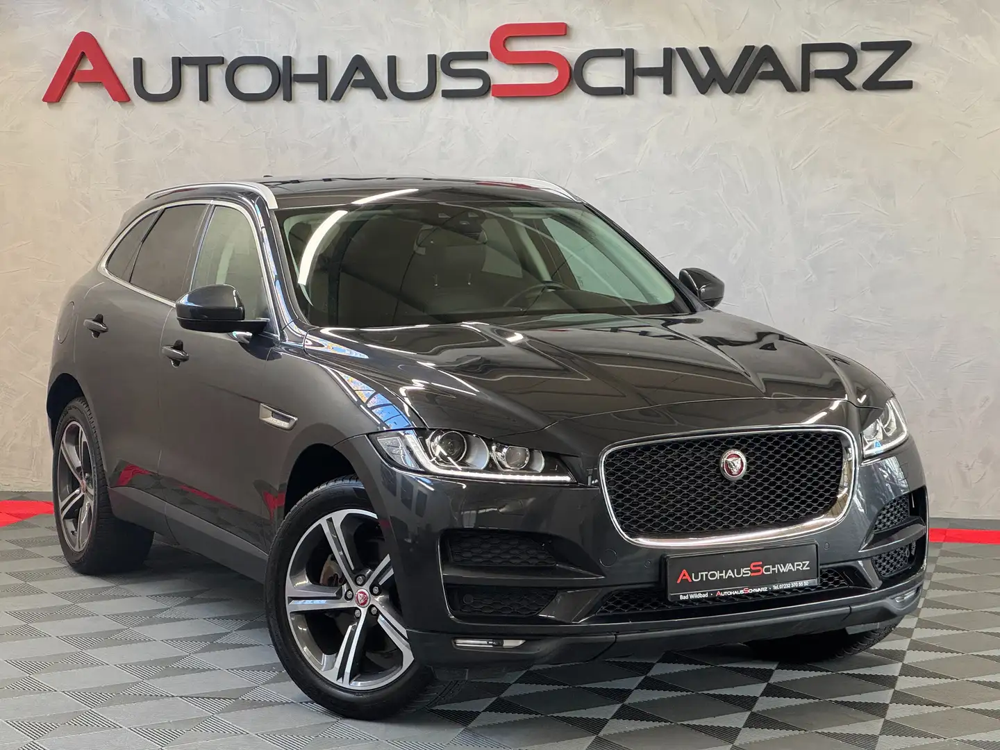 Jaguar F-Pace Prestige AWD Pano Led 360 Meridian Leder FahrAss Grau - 1