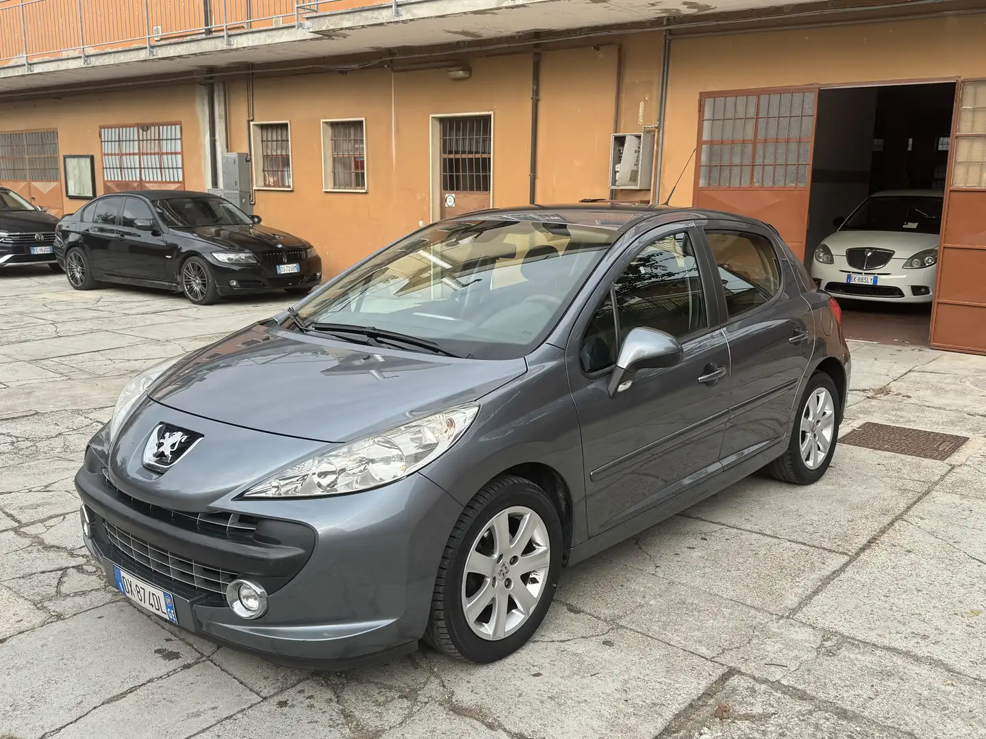 Peugeot 207 5p 1.6 hdi 16v XS - 1