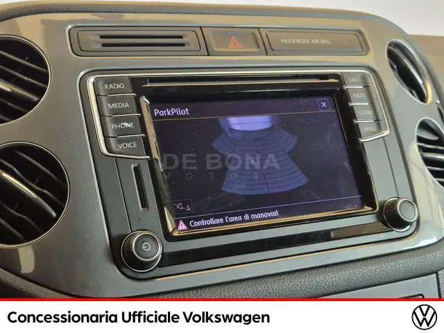 Volkswagen Tiguan view 12