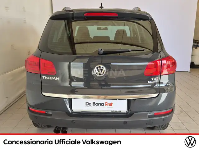 Volkswagen Tiguan view 5