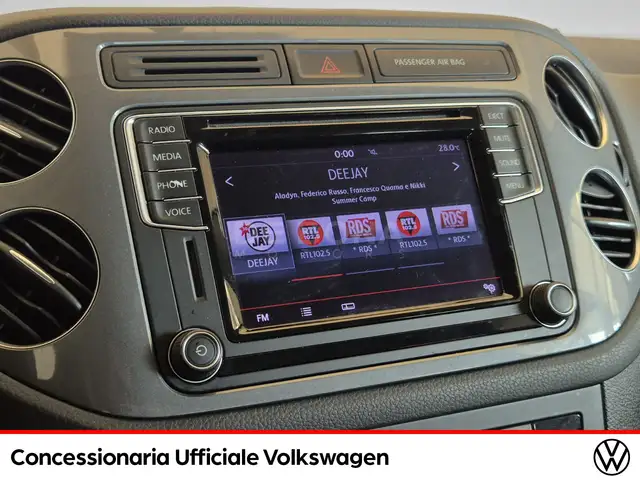 Volkswagen Tiguan view 13