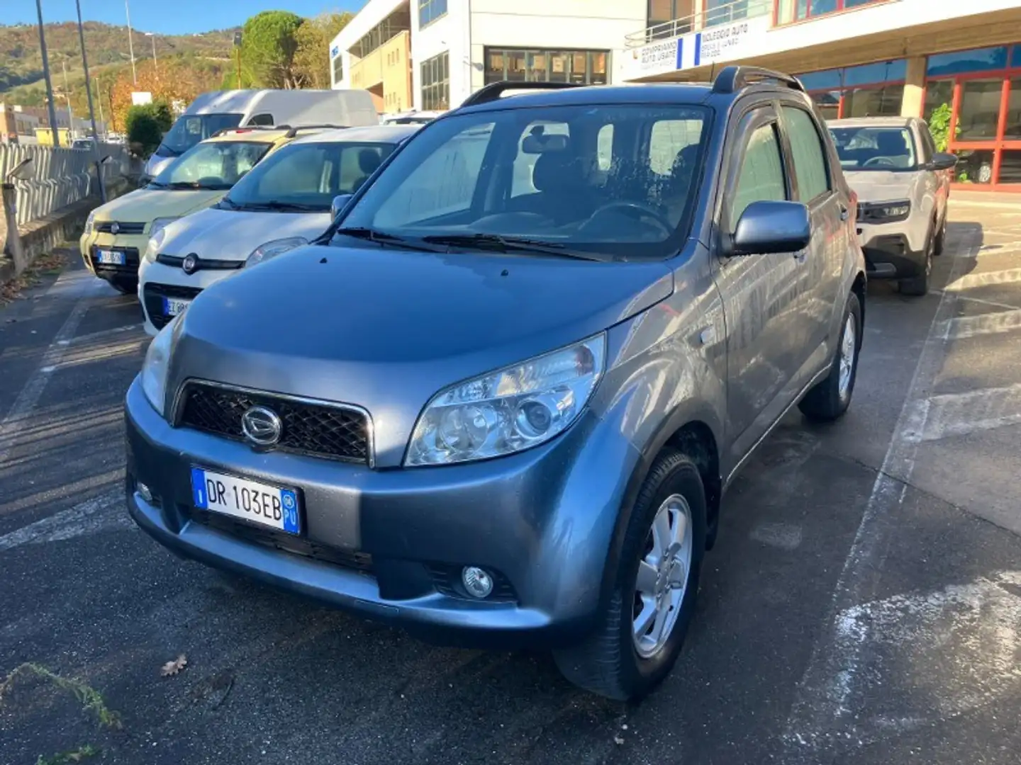 Daihatsu Terios 1.5 4WD SX Gris - 1