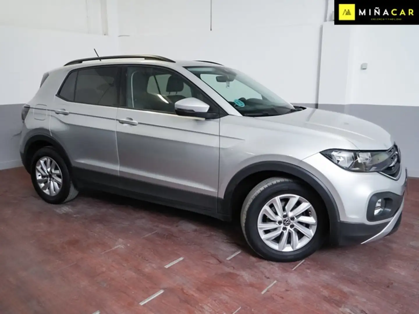 Volkswagen T-Cross 1.0 TSI Advance DSG7 81kW Gris - 2