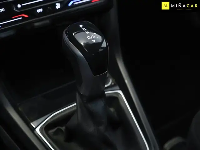 Volkswagen T-Cross view 9