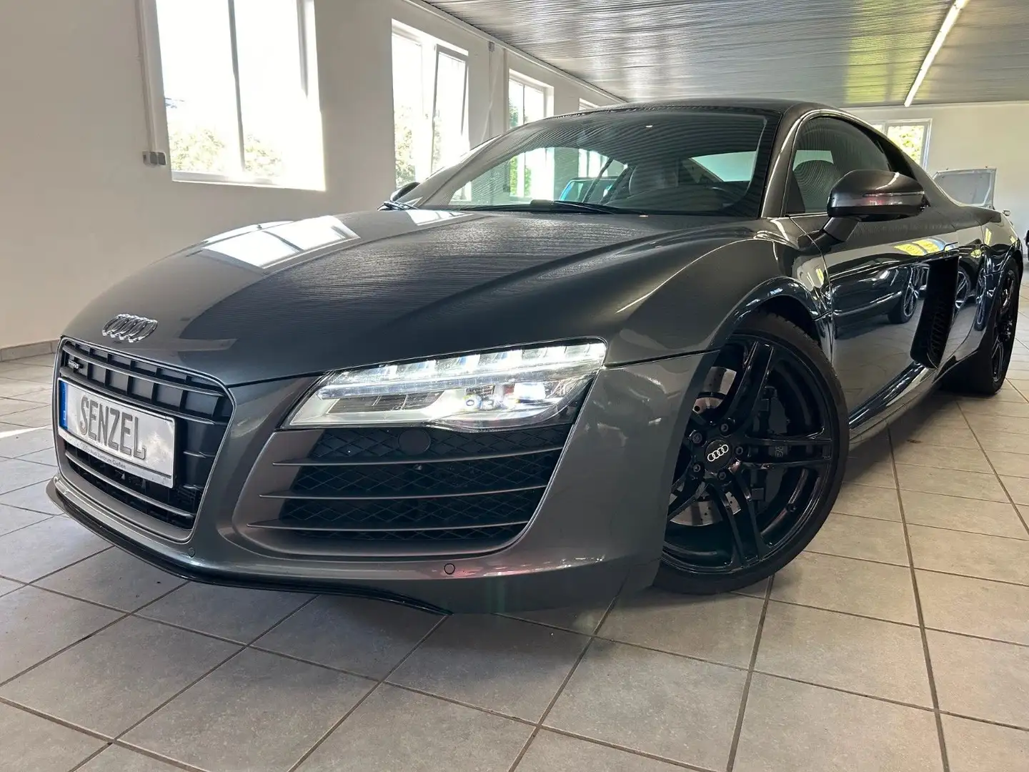 Audi R8 4.2 QUATTRO SCHALTER FACELIFT UMBAU LIEBHABER Šedá - 1