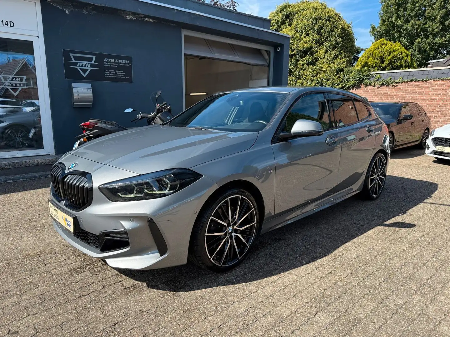 BMW 120 d xDrive M Sport Live Prof. 19" M Sitze Cam Gris - 1