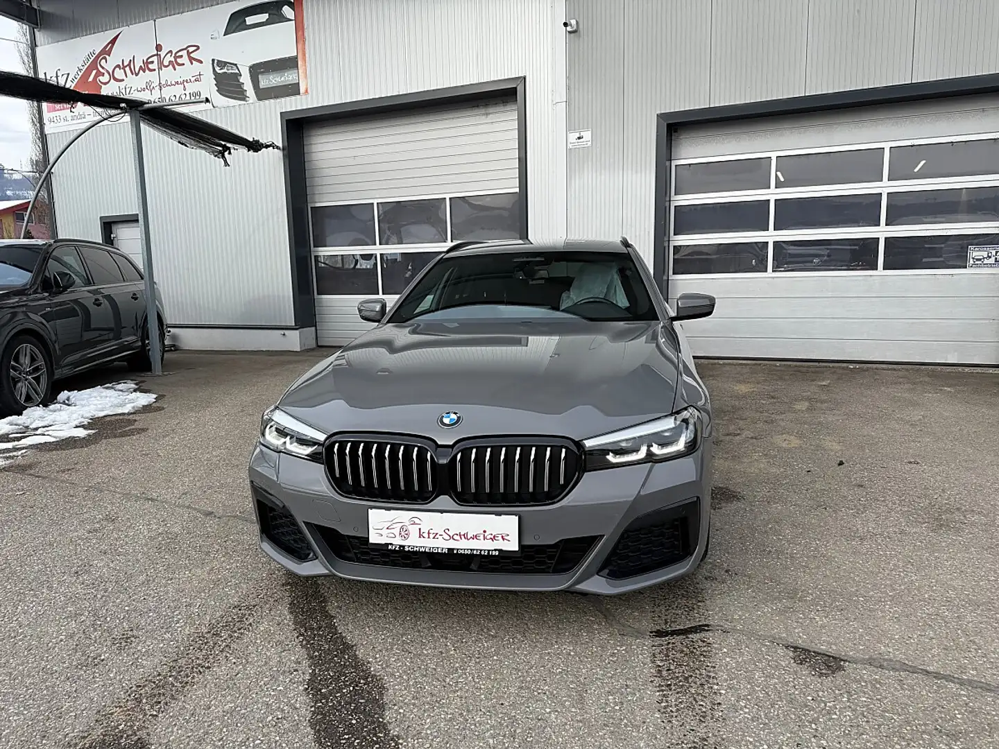 BMW 530 d 48 V Touring xDrive Aut. Grau - 2