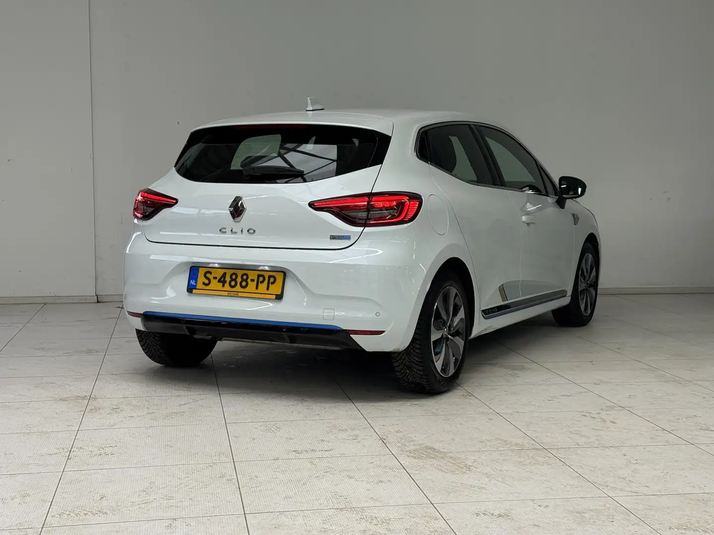 Renault Clio 1.6 E-Tech Hybrid 140 Serie Limitee E-TECH Navigat Wit - 2