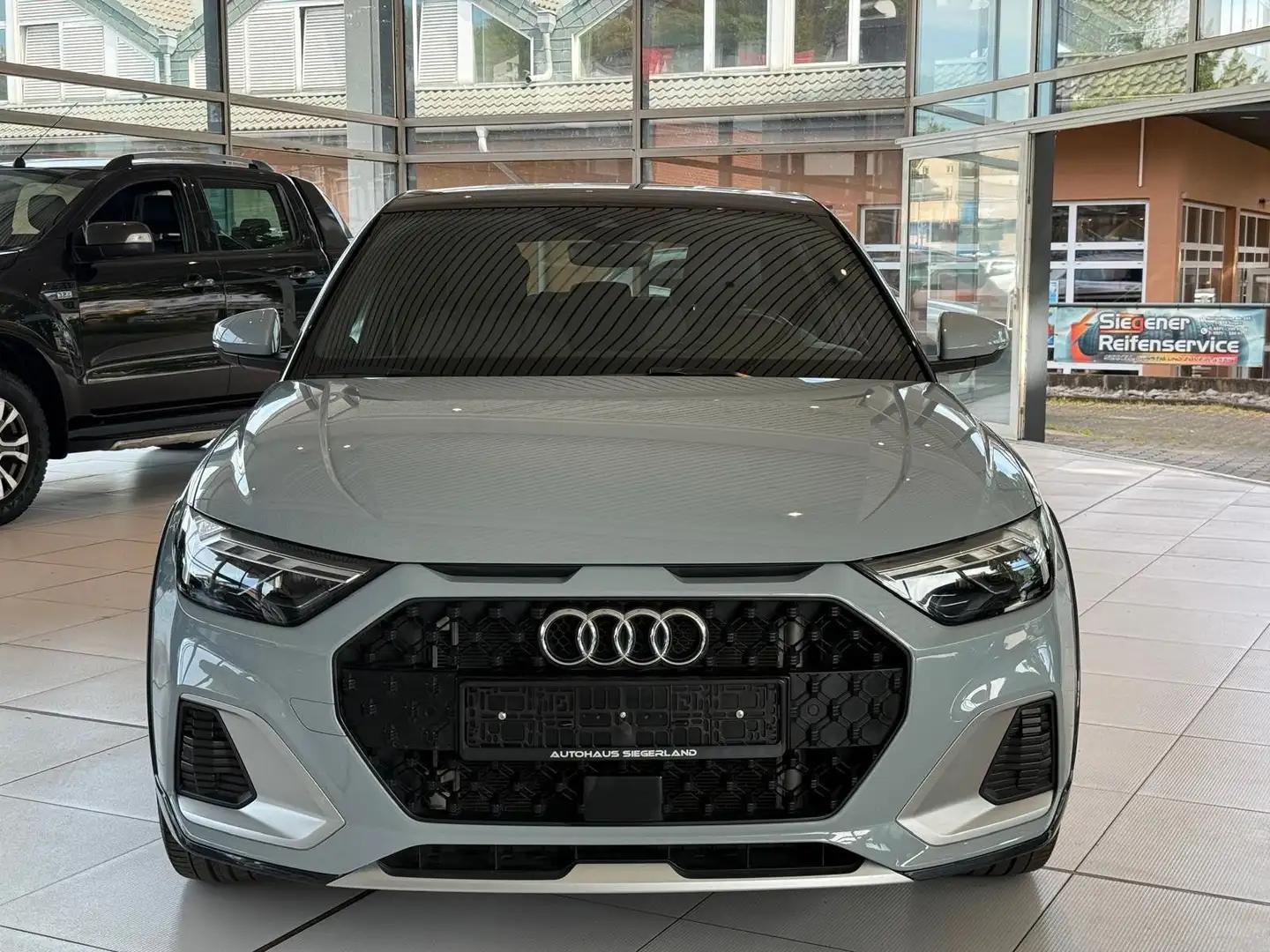 Audi A1 citycarver 35 TFSI S-Line/1.Hand/PDC Gris - 2