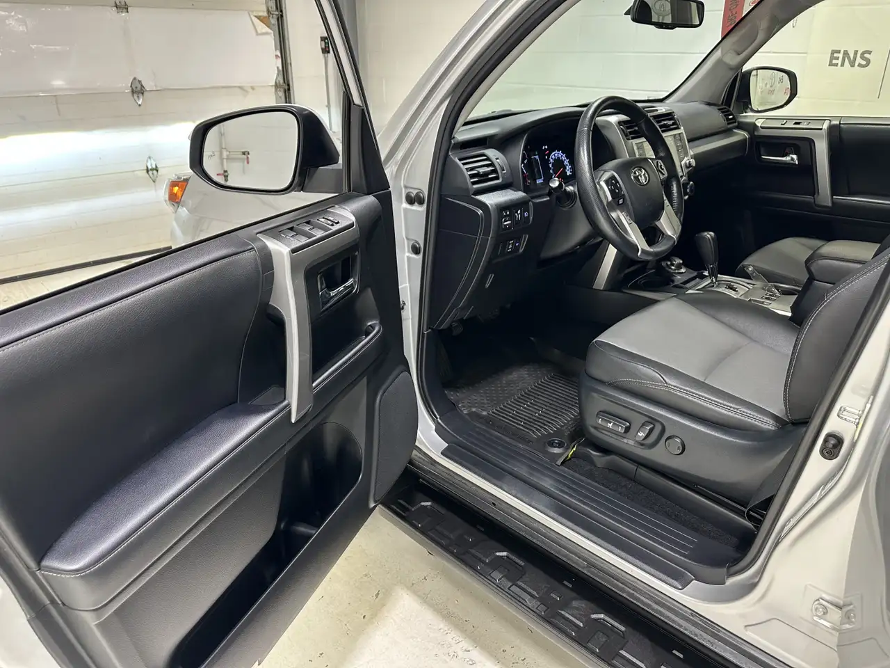 Toyota 4-Runner снимка Toyota 4-Runner