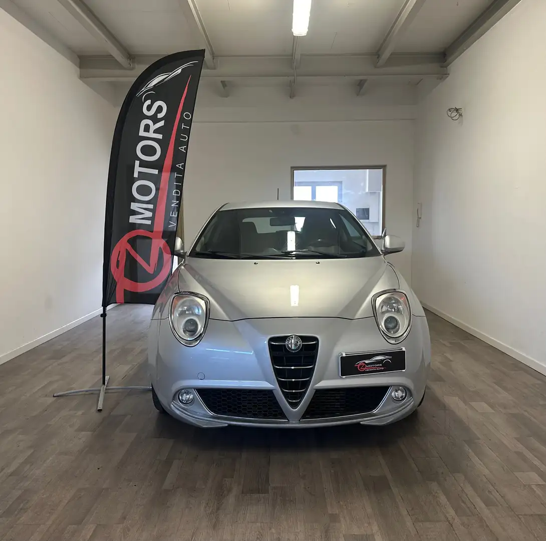 Alfa Romeo MiTo MiTo 1.6 jtdm Distinctive sport pack 120cv Gris - 1