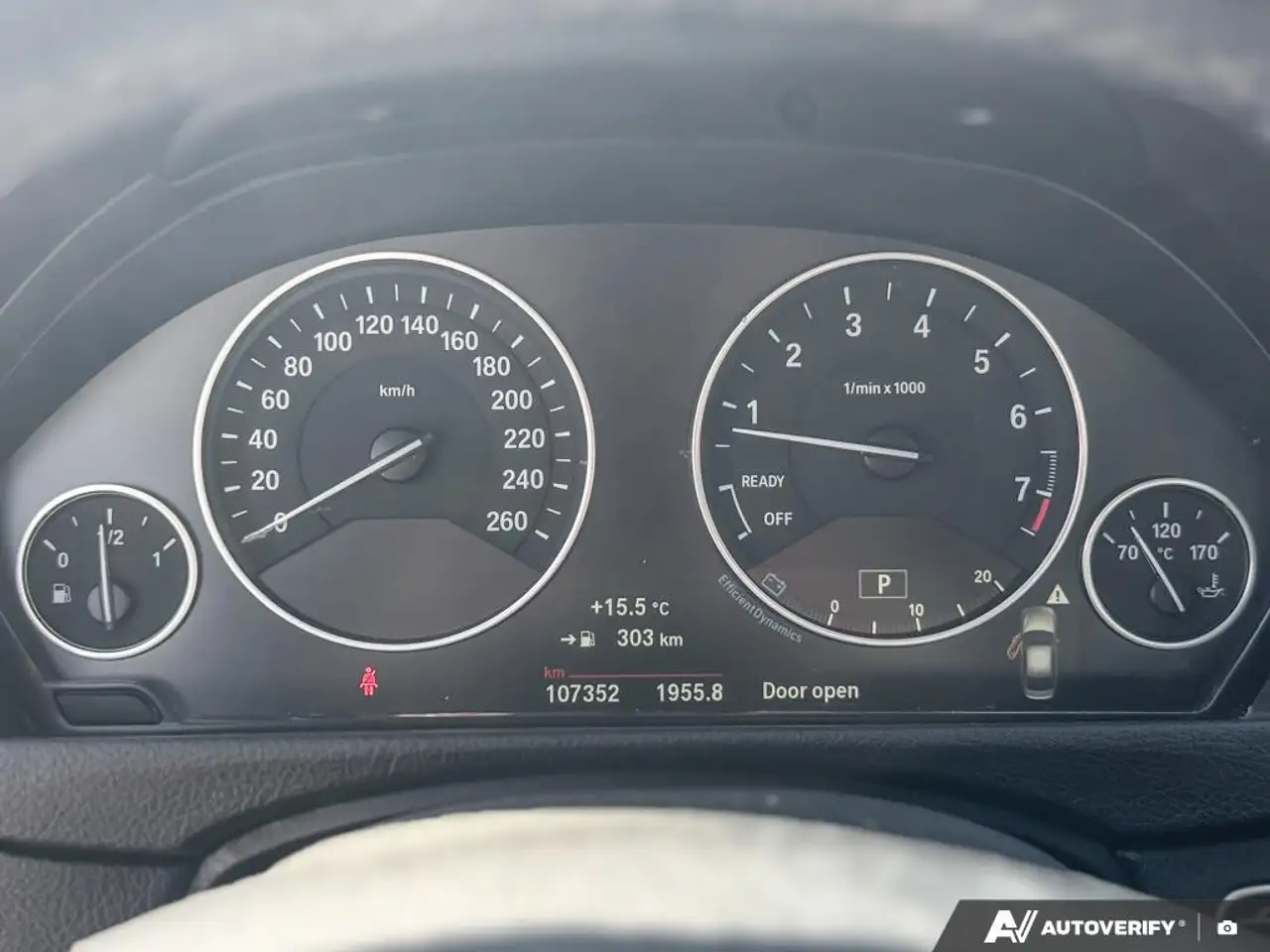 BMW 3 Series снимка BMW 3 Series