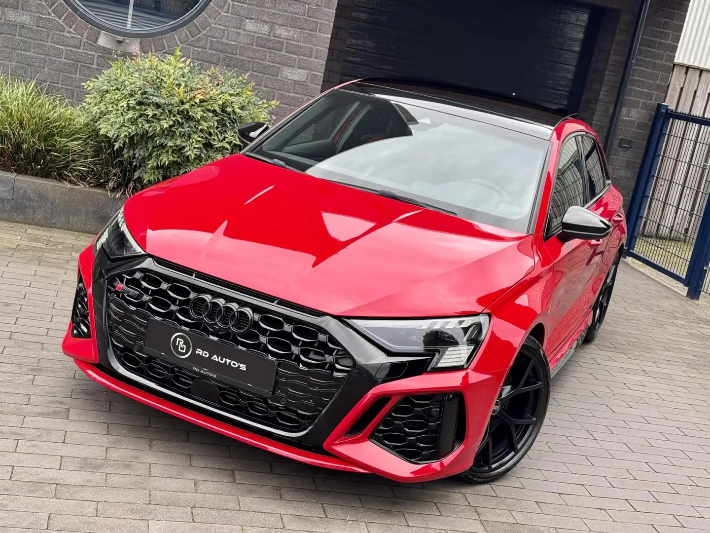 Audi RS3 2.5 TFSI Quattro Tango Red 1e Eigenaar Pano B&O Rouge - 2