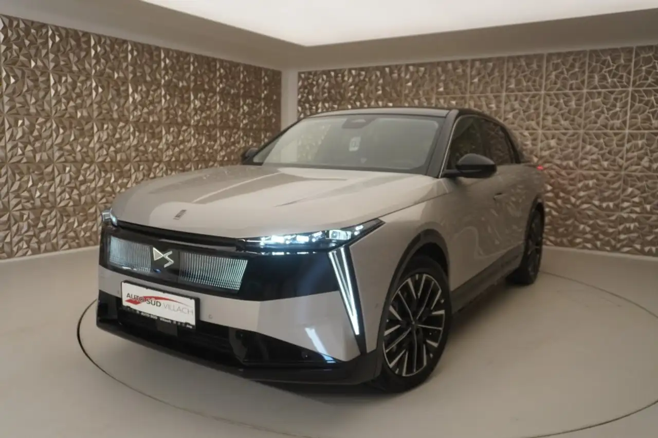 DS Automobiles N°7