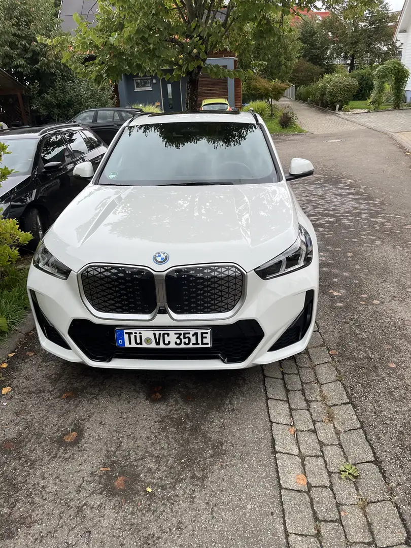 BMW iX1 xDrive30 M Sportpaket,Vollausstattung ,NP 70100€ - 1