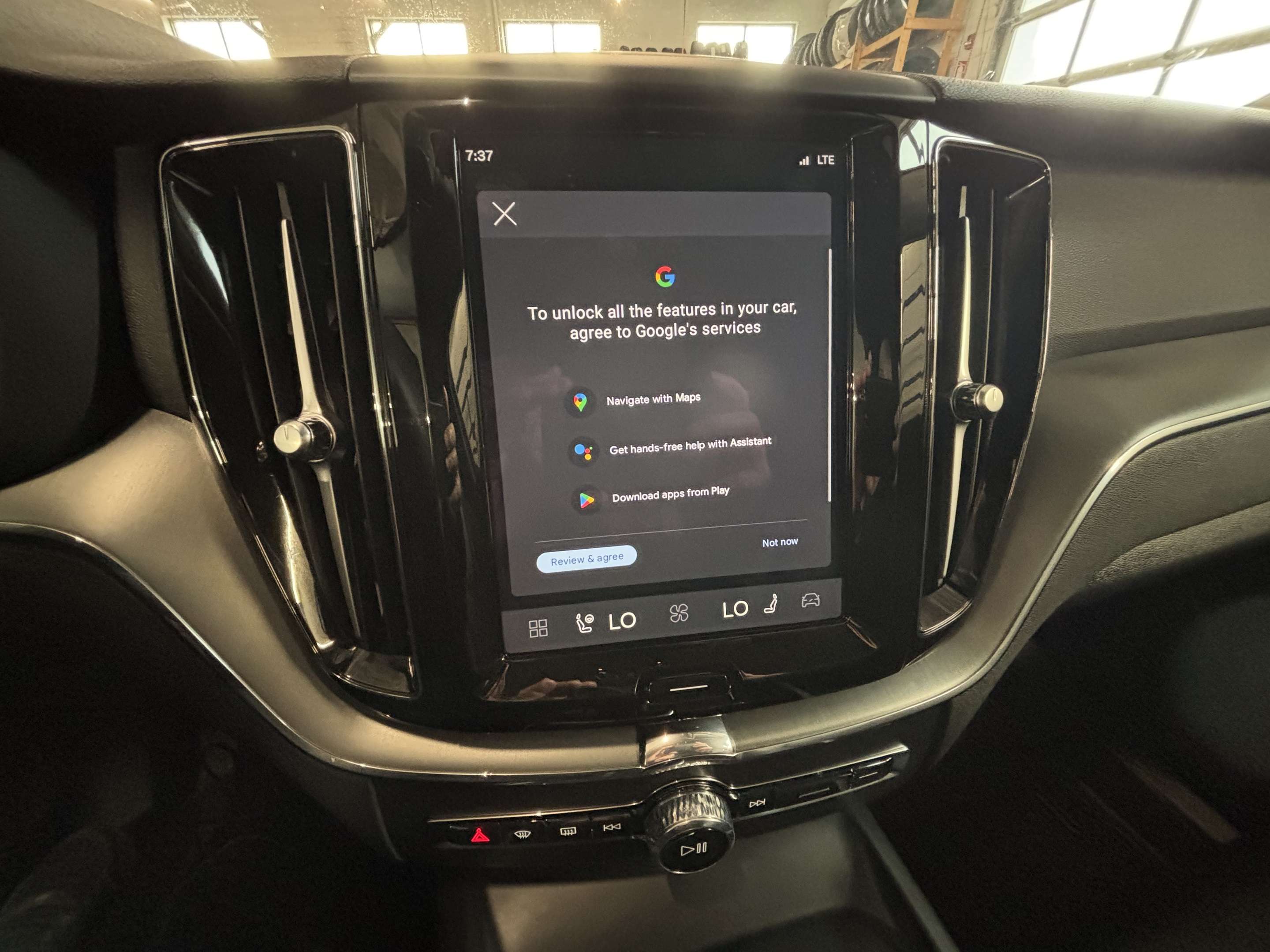 2024 Volvo XC60 B5 CPRE! AWD! SUN/MOONROOF! APPLE CARPLAY! thumb 15