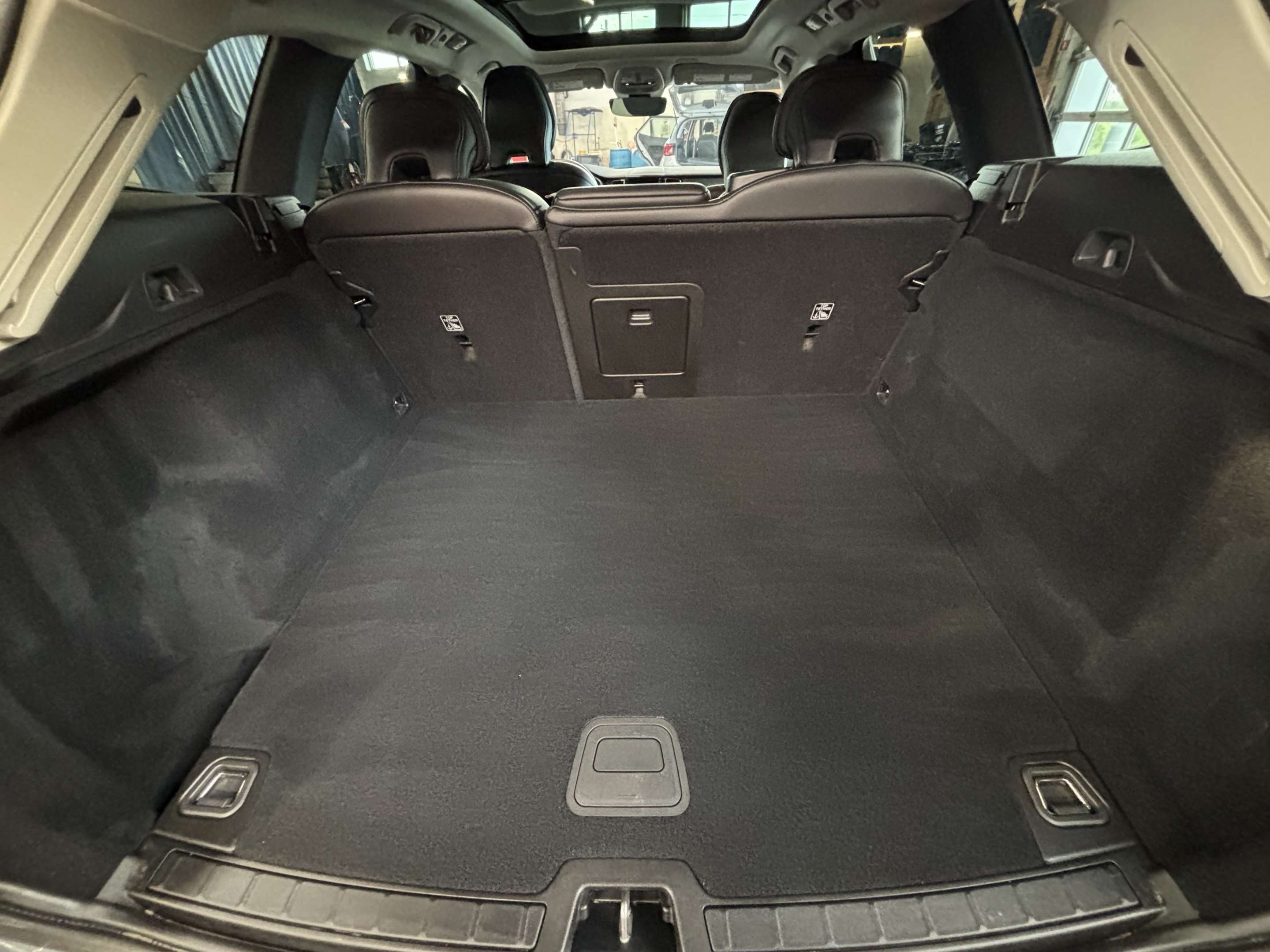 2024 Volvo XC60 B5 CPRE! AWD! SUN/MOONROOF! APPLE CARPLAY! thumb 6