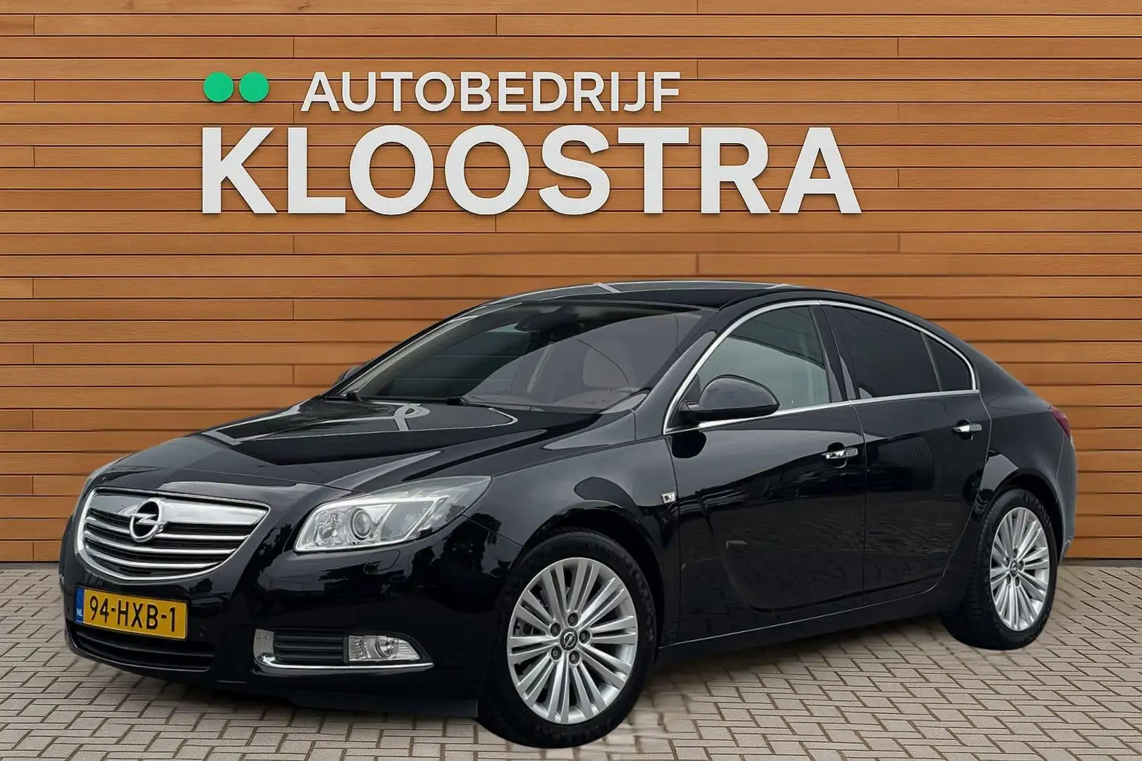 Opel Insignia 1.6 T Executive | Leder | Xenon | Navi | PDC v+a | Zwart - 1