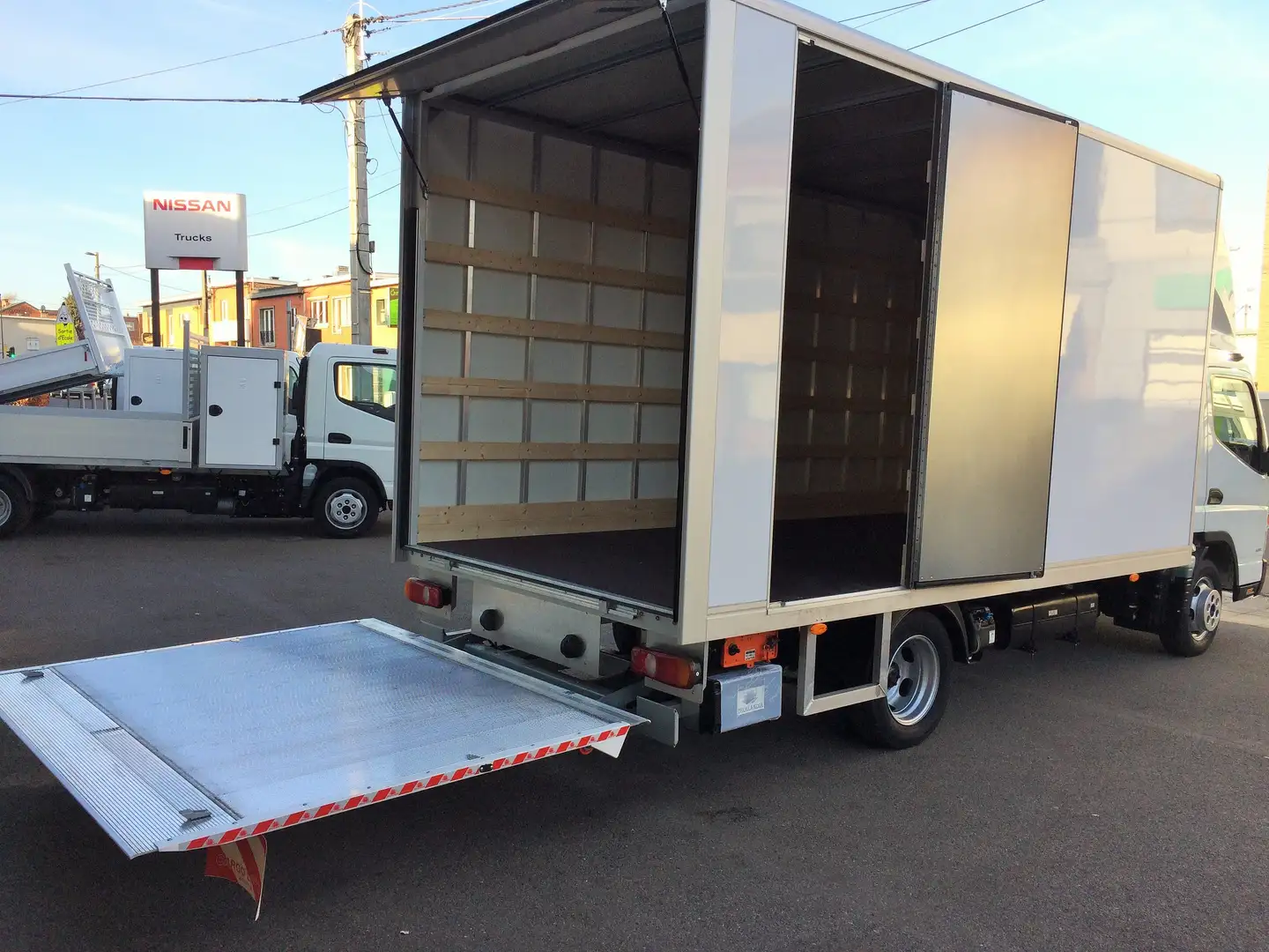 Mitsubishi Canter NEW FUSO  CAISSE 23 M³ POLY + LIFT DISPO STOCK Wit - 1